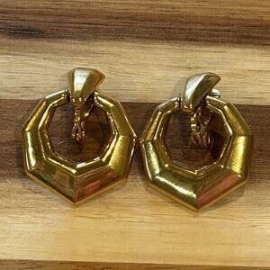Vintage signed Monet goldtone door knocker style clip on earrings